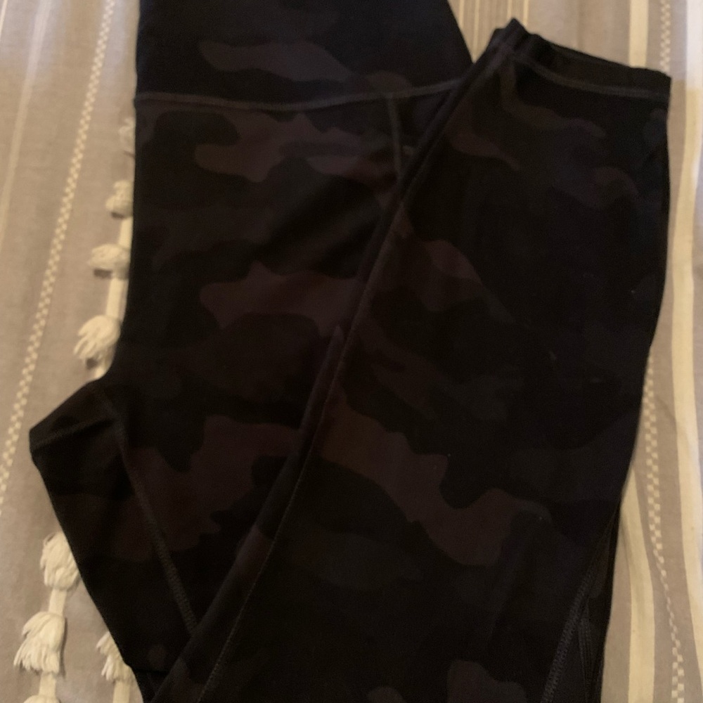 RBX black and charcoal camo leggings size xl full length.